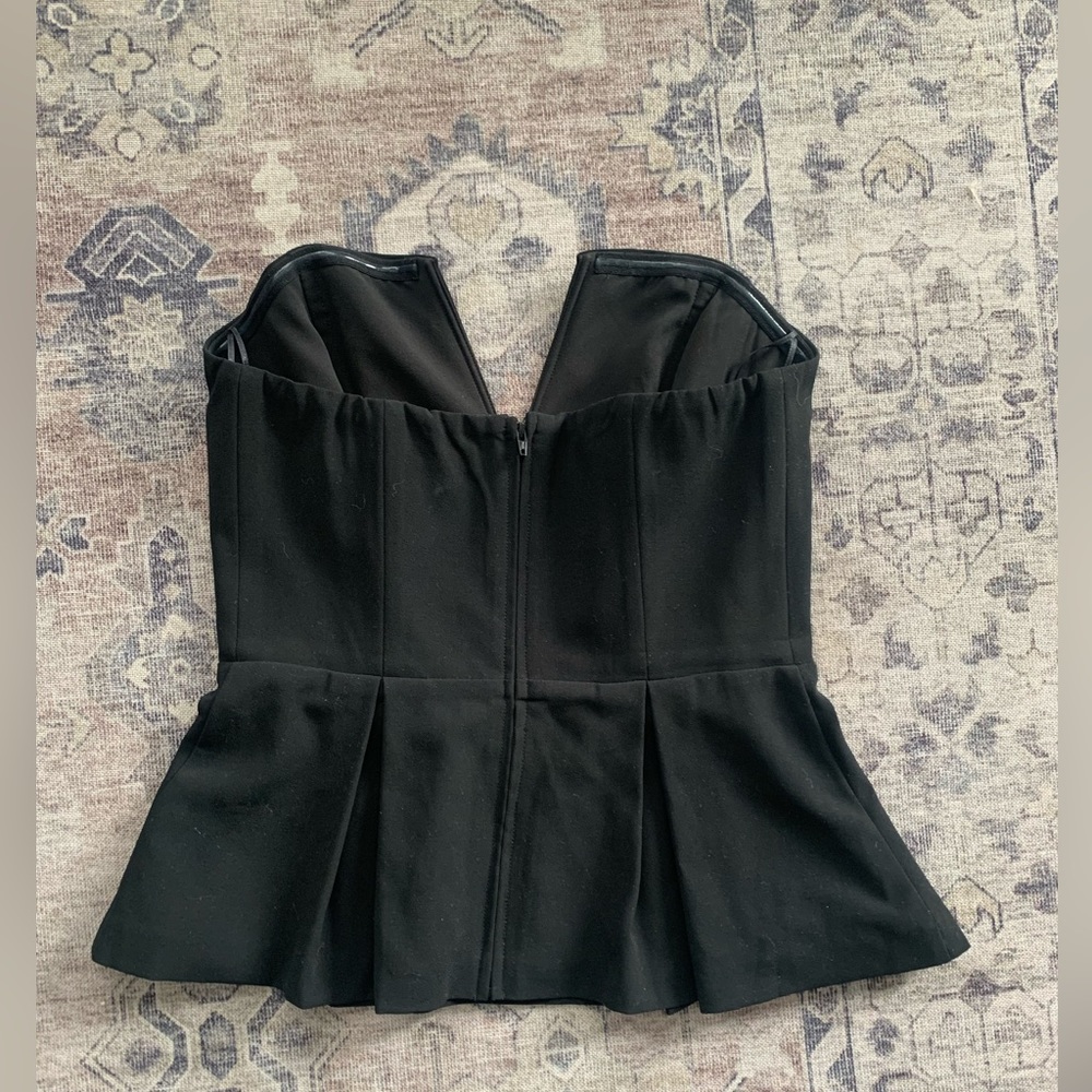 GUESS corset. - Picture 2 of 4